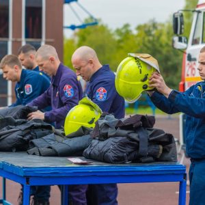 Работники Пожарно-спасательного центра показали свою слаженность в боевом развёртывании