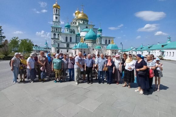 Жители Ломоносовского посетили Ново-Иерусалимский и Саввино-Сторожевский монастыри