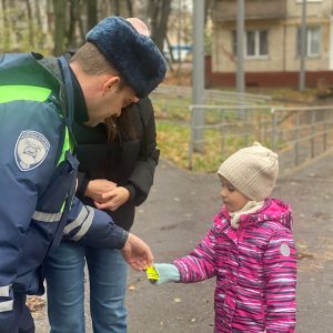 На юго-западе столицы автоинспекторы провели акцию «Будь заметен!»