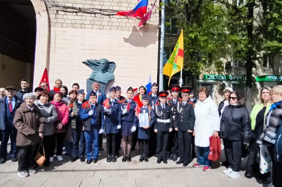 В канун Победы в Ломоносовском почтили память героя