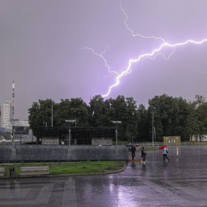 Что делать при грозе?
