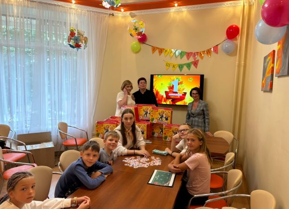 Глава муниципального округа присоединилась к акции «Собери ребенка в школу»