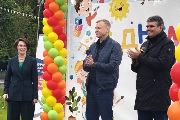 Праздник к Дню защиты детей состоялся в Ломоносовском