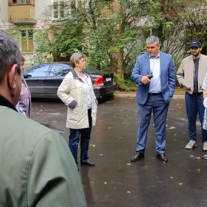Наталья Довбенко приняла участие в обходе территории