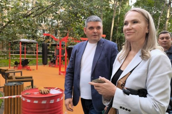 Елена Трушина вместе с коллегами прошли маршрут от улицы Вавилова до улицы Гарибальди